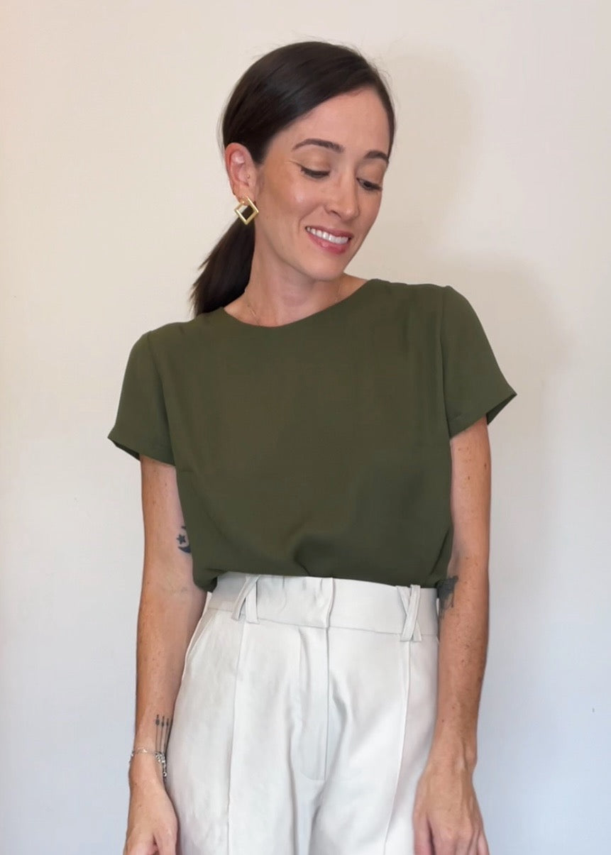 Blusa Manga Curta Crepe Fiorella Militar