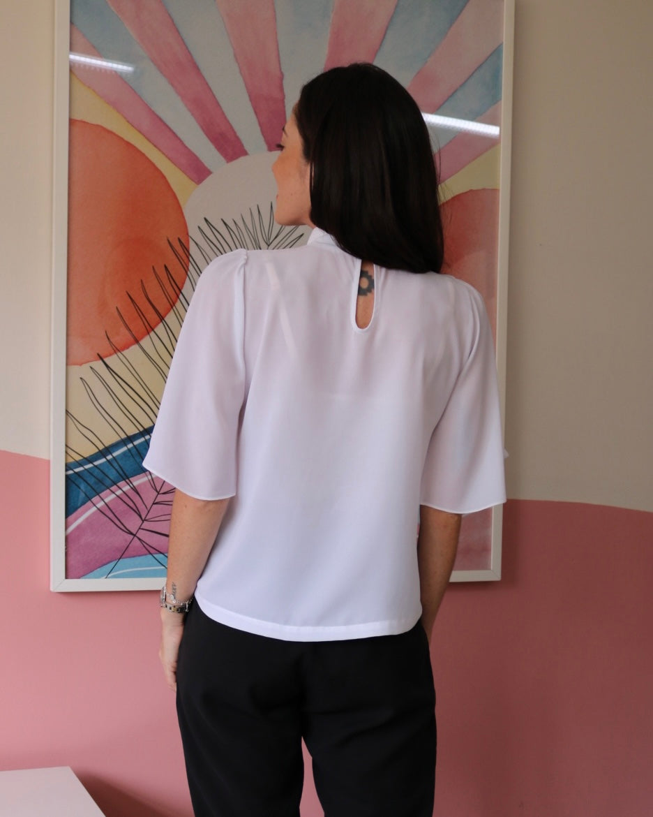 Blusa Crepe Manga Sino Gola Alta