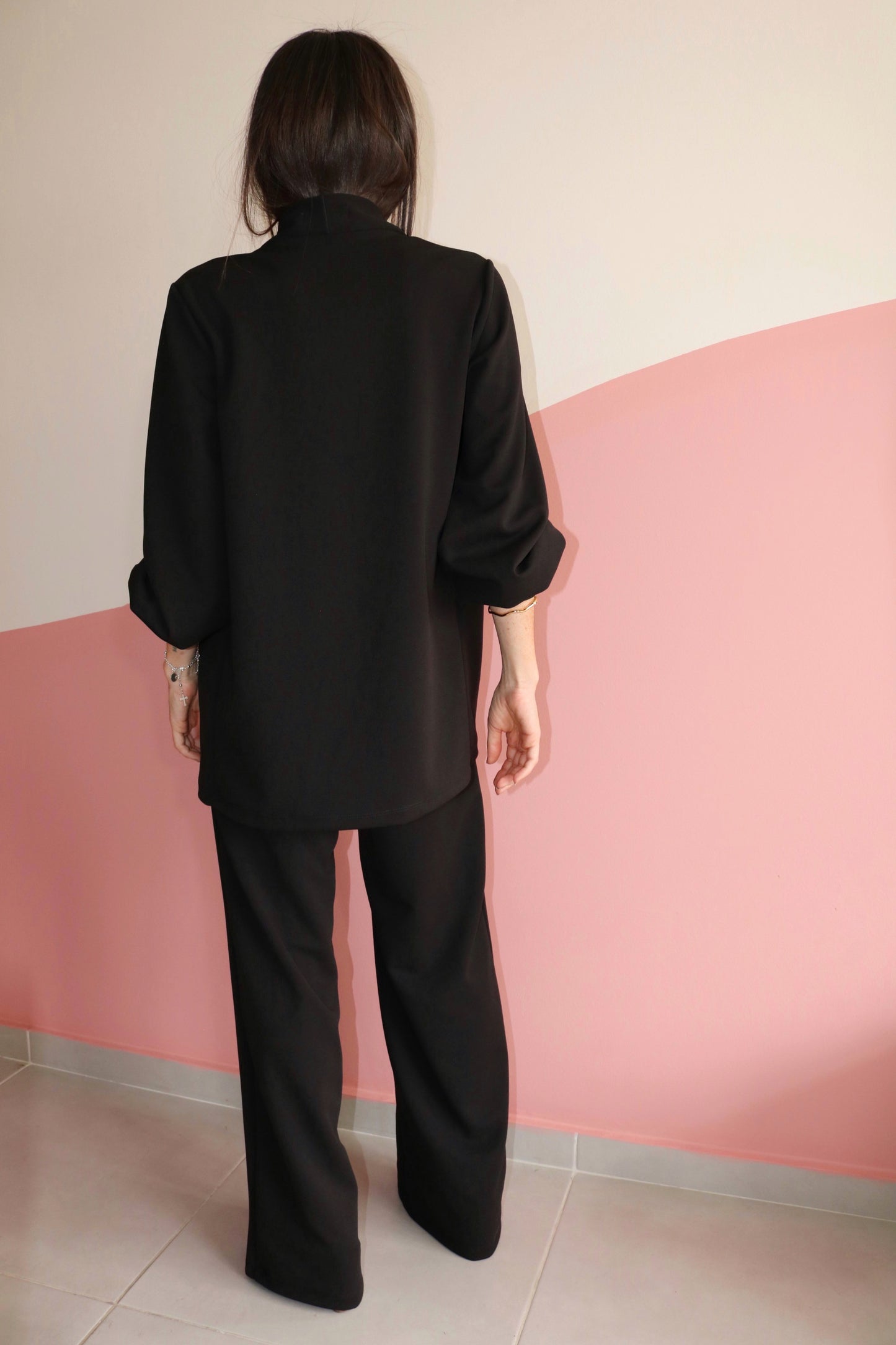 Casaqueto mangas bufantes crepe Anne Turmalina Negra