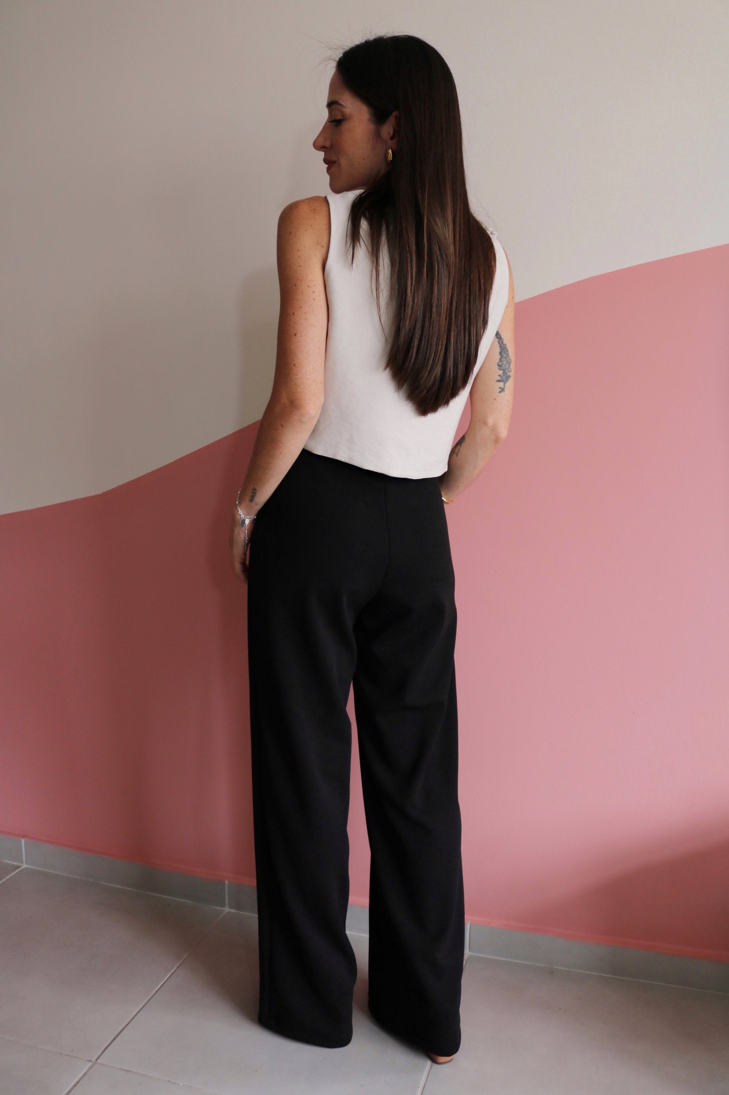 Calça reta crepe Clarisse Turmalina Negra