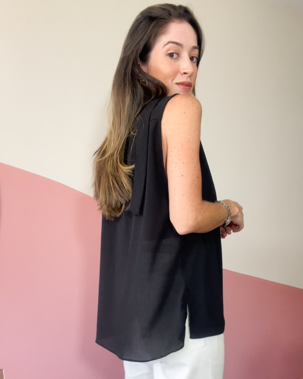 Blusa Regata Texturizada Decote Laço Valéria Preto
