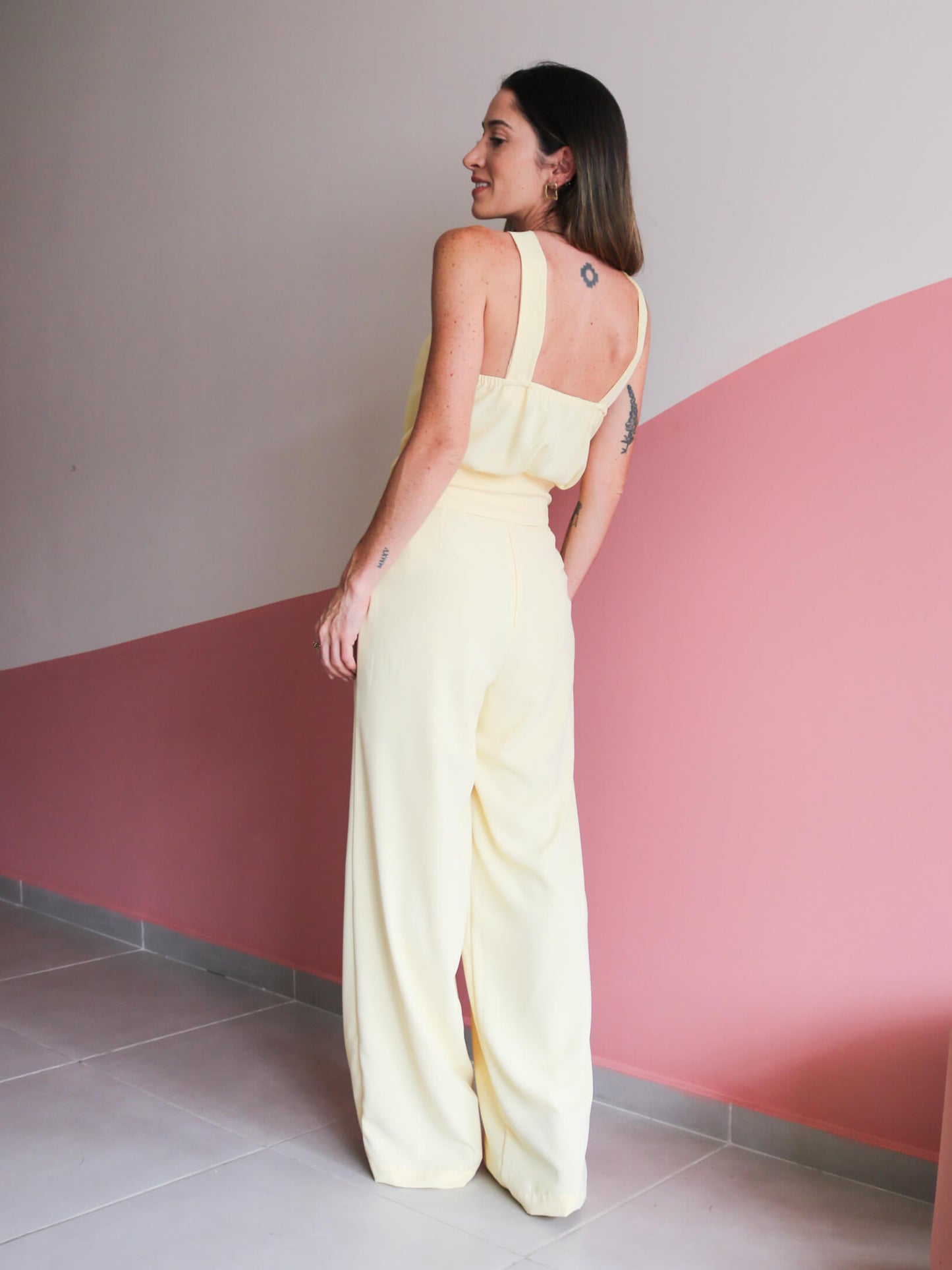 Calça Pantalona Minimalista Luci Amarelo Manteiga