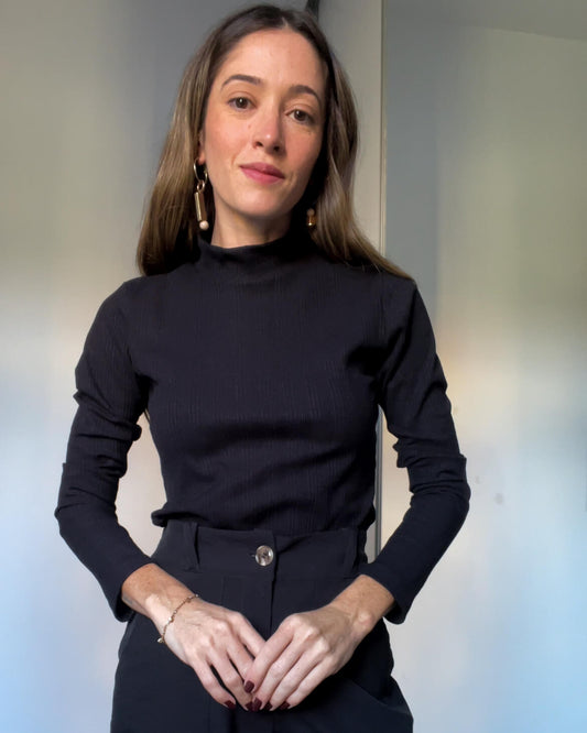 Blusa Manga Longa Gola Alta Canelada Isadora Preta