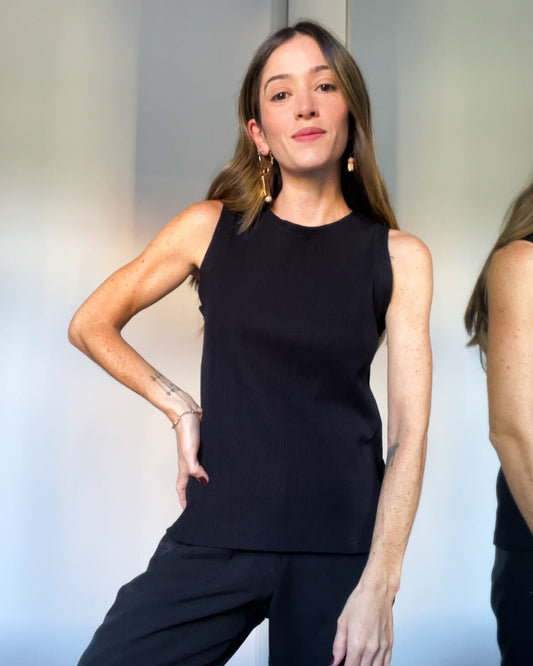 Blusa Regata Malha Canelada Anastasia Preta