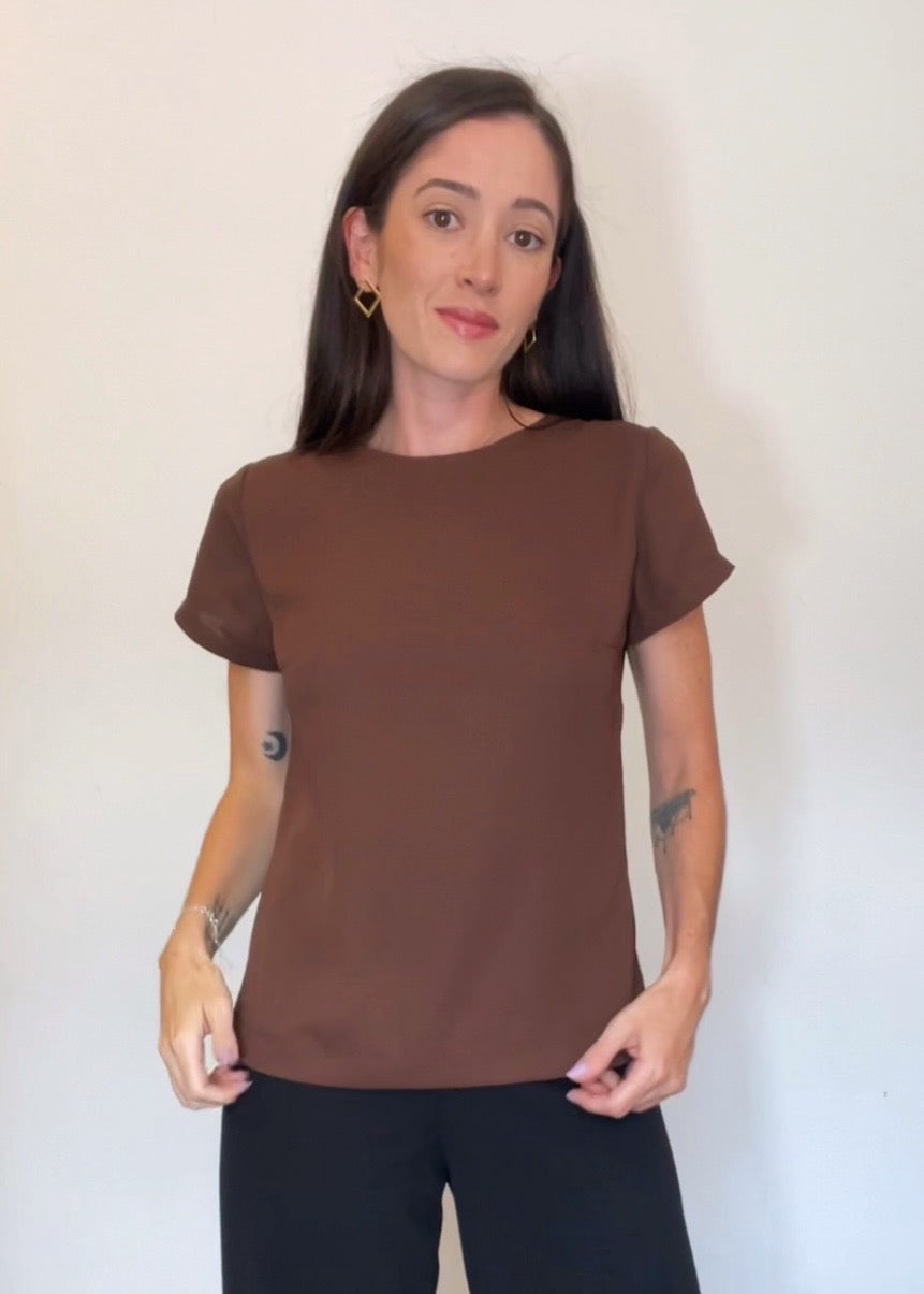 Blusa Manga Curta Crepe Fiorella Marrom