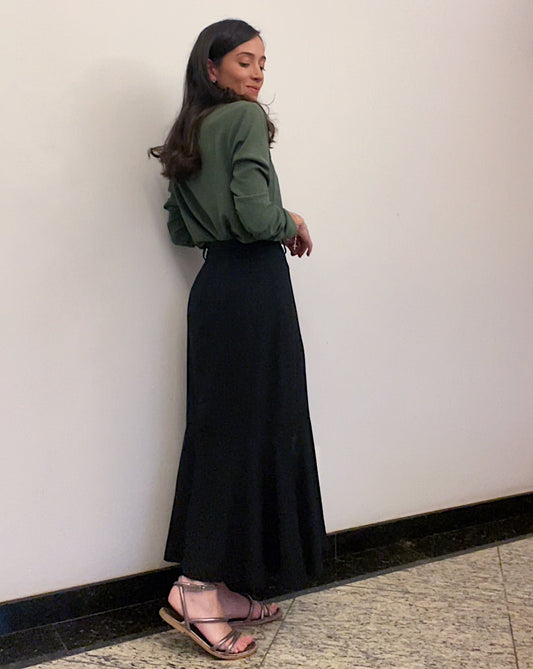 Saia midi Recortes Crepe Duda Preta