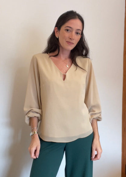 Blusa Mangas Bufantes Decote V Cora Bege