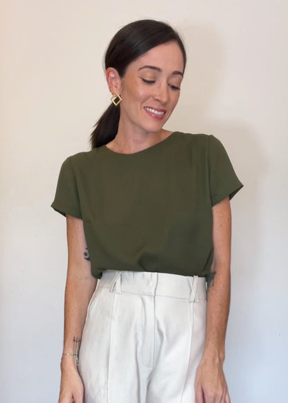 Blusa Manga Curta Crepe Fiorella Militar