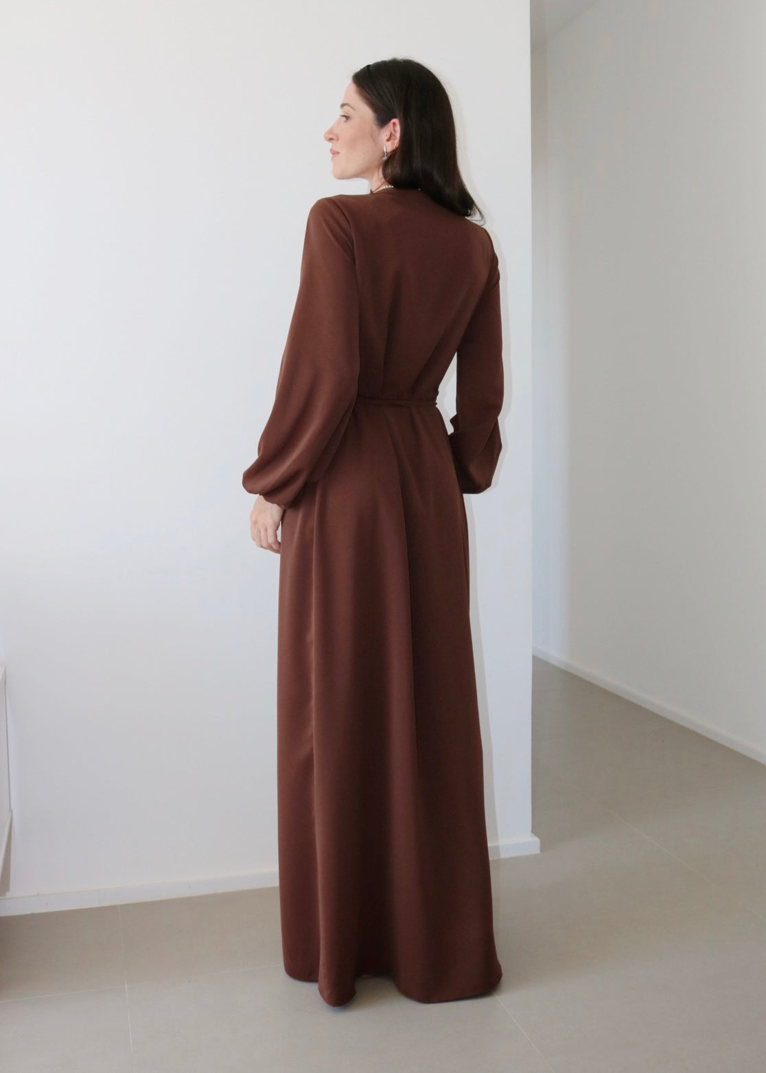 Vestido Transpassado Longo Cláudia Marrom