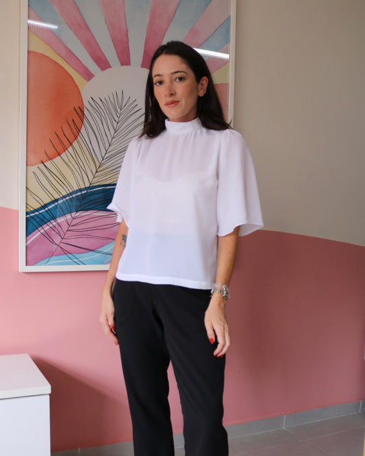 Blusa Crepe Manga Sino Gola Alta