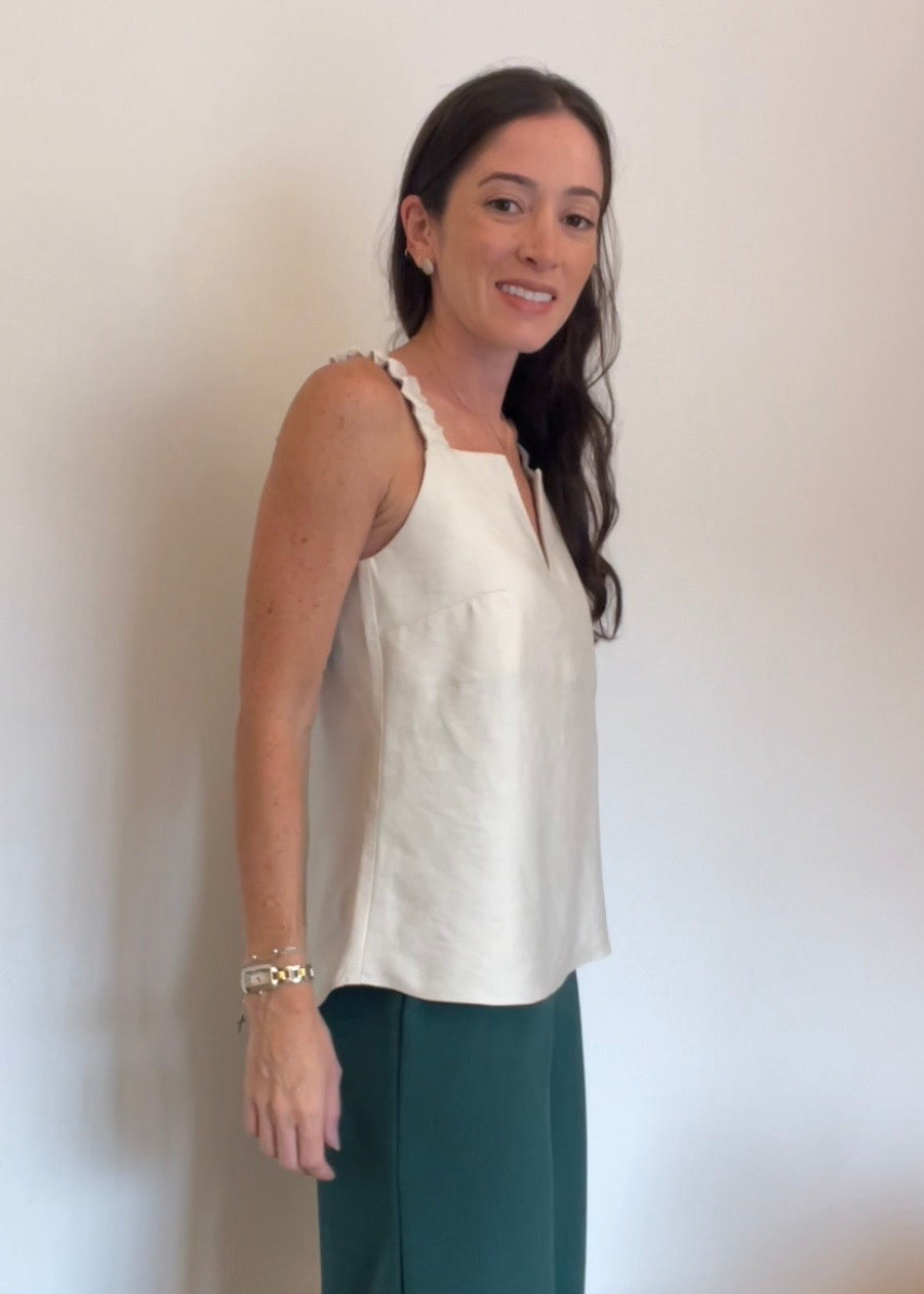 Blusa Regata Decote V Emma Bege Andiroba