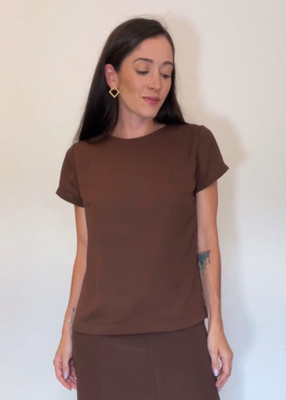 Blusa Manga Curta Crepe Fiorella Marrom