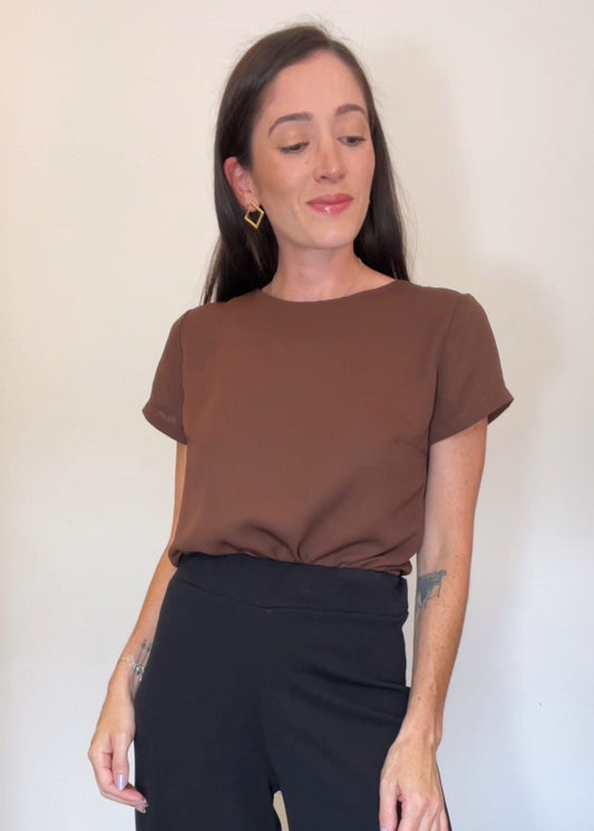 Blusa Manga Curta Crepe Fiorella Marrom