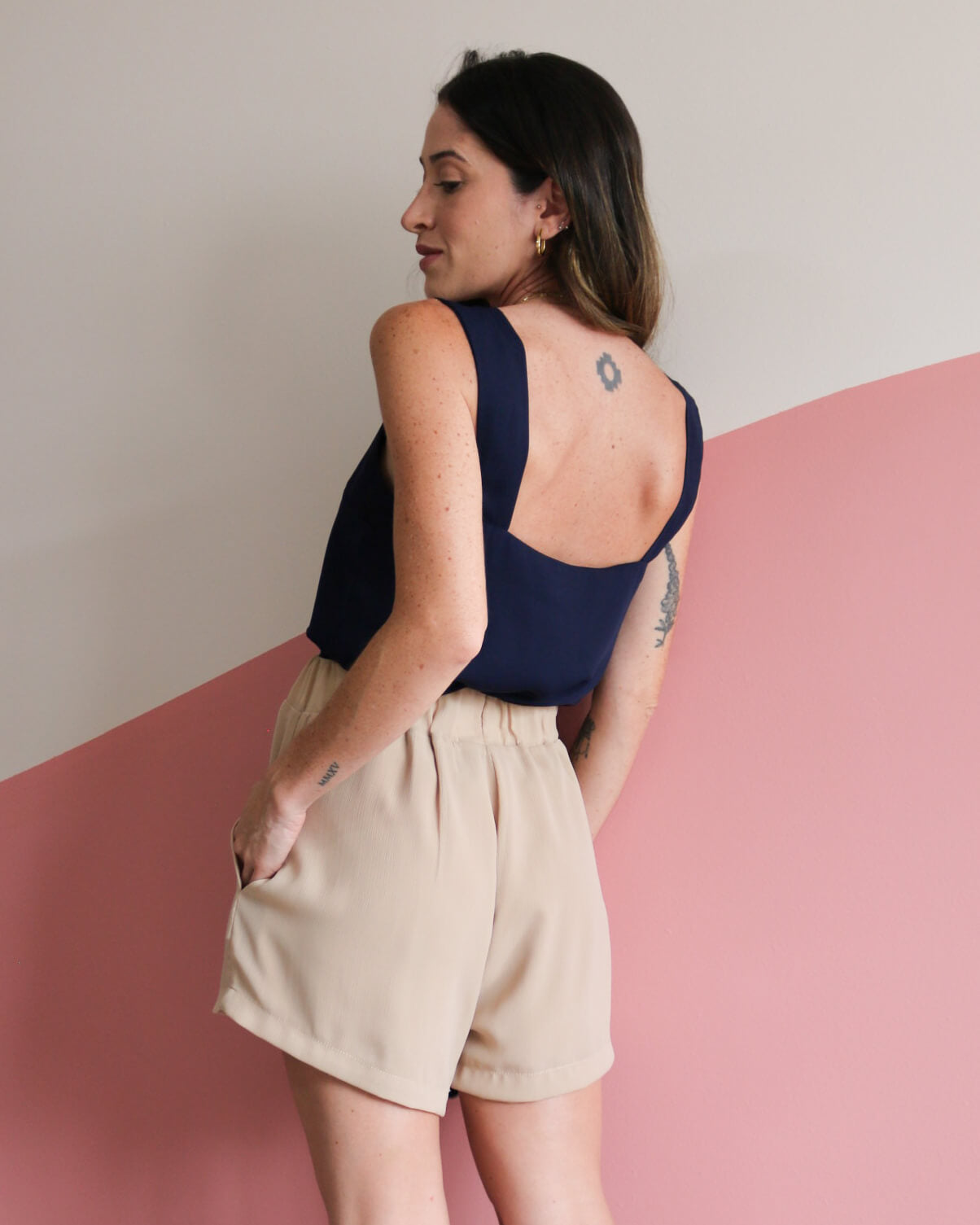 Short Texturizado com Elástico Samanta Bege